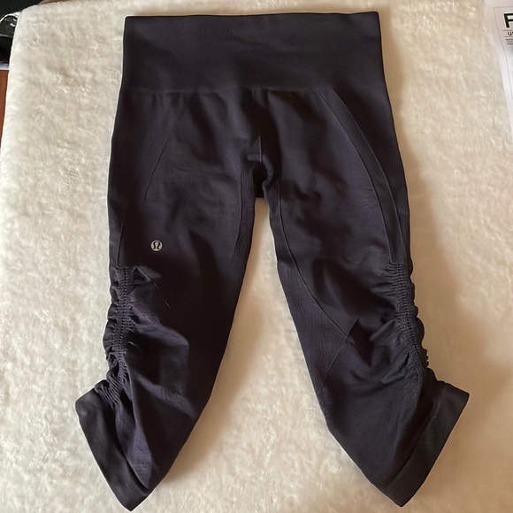 lululemon athletica Pants - Lululemon Crop 23” Leggings Grey